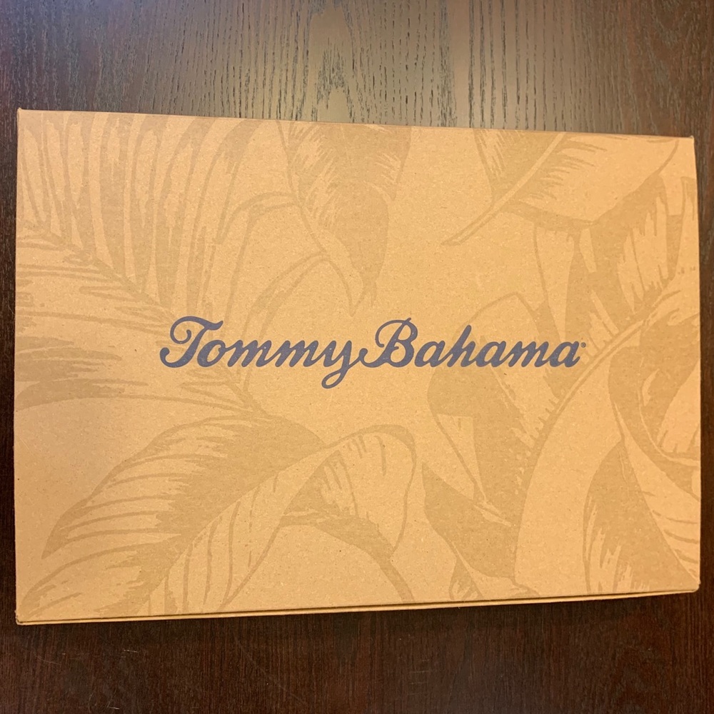 NWT Tommy Bahama Palm Canyon Reversible Pullover